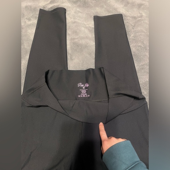 Ribbed Black Leggings - Picture 2 of 5